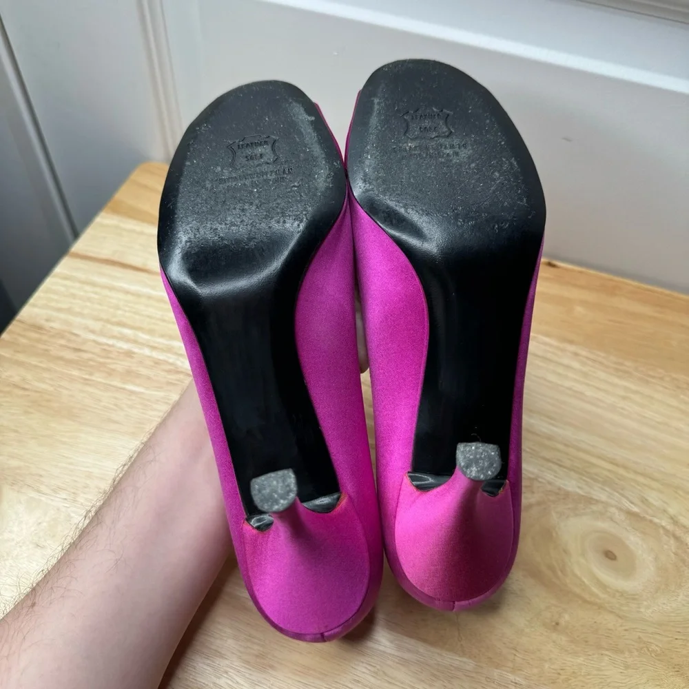 Stuart Weitzman Gigiritz Magenta Satin Peep Toe Pump Suze 8.5 Narrow